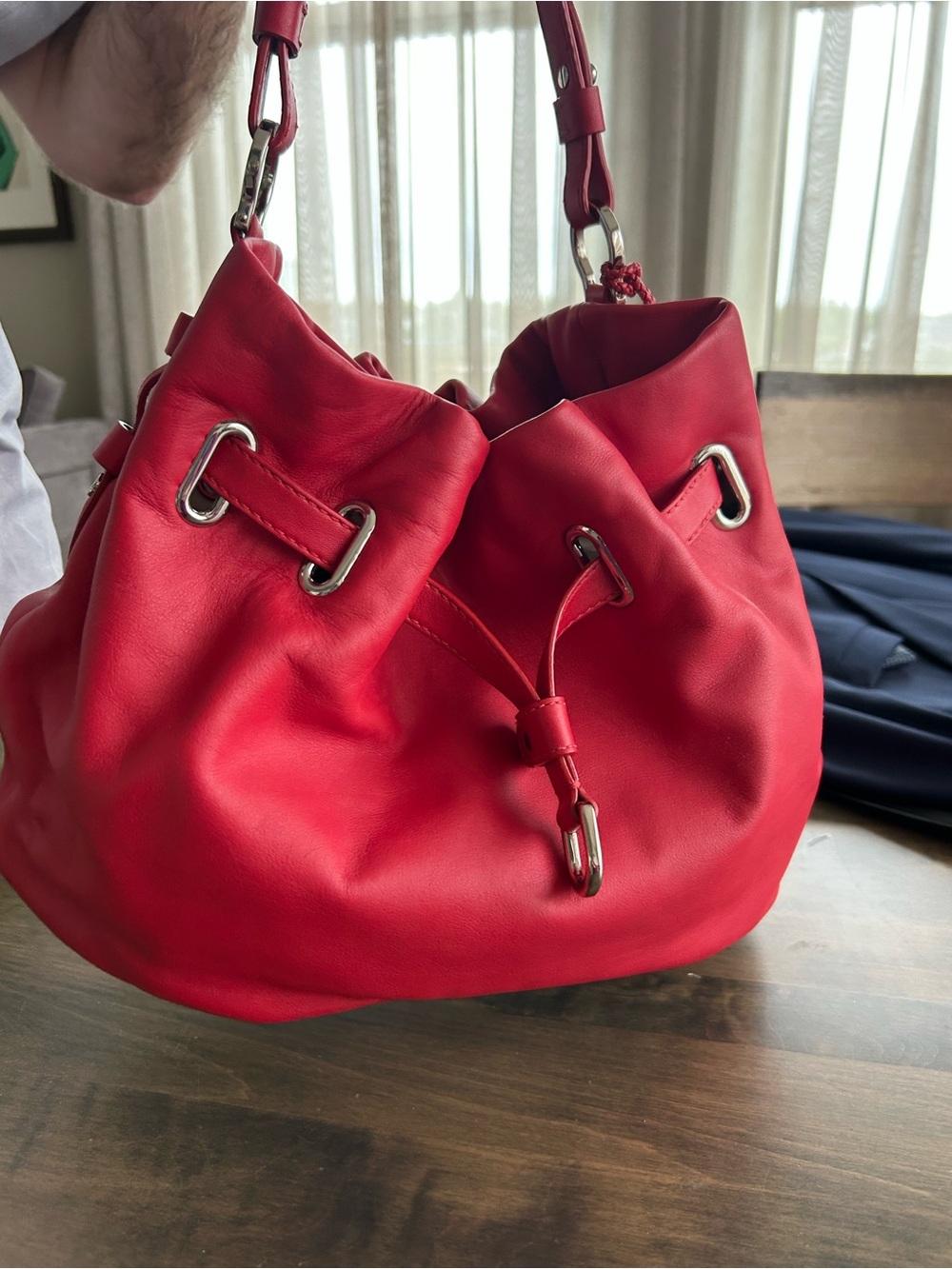 ♥️♥️🥀Cole Haan Genuine Red Leather Bucket Bag♥️♥️🥀